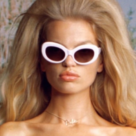 BARBIE™ THE MOVIE ©WARNER BROS. GOLD-PLATED BARBIE NECKLACE - Picture 12 of 16